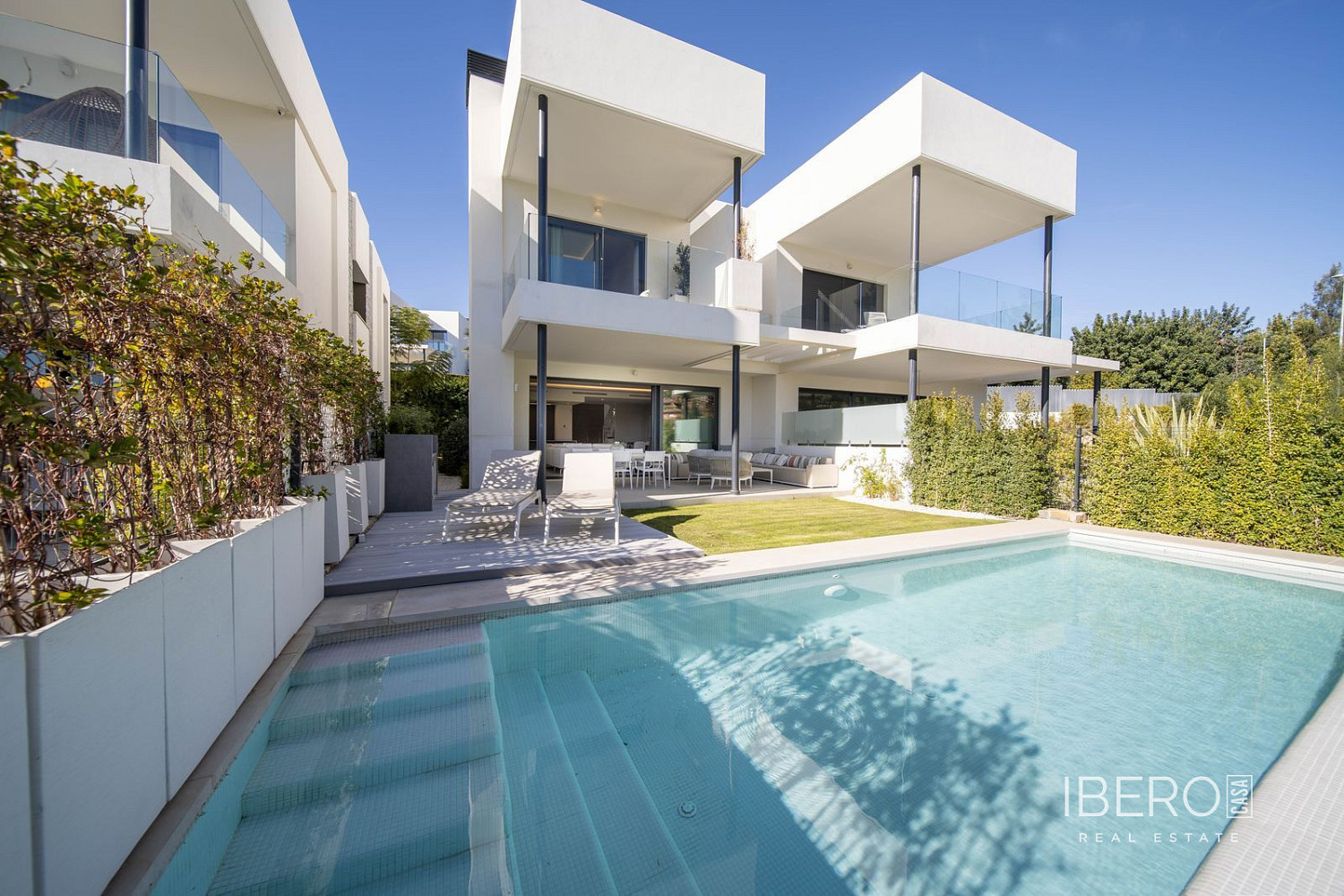 Prodej domu 280 m² s pozemkem 97 m² — photo 2