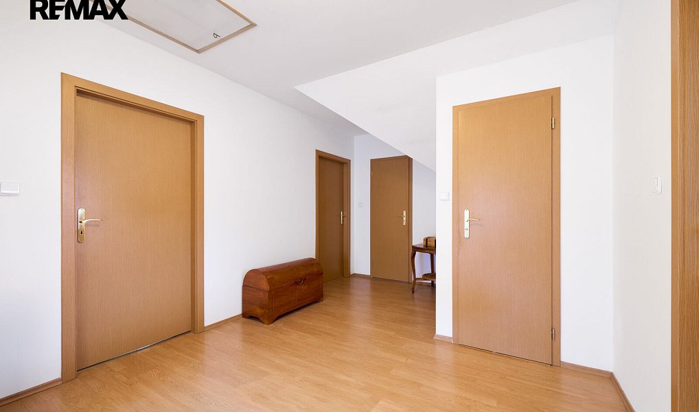 Prodej domu 210 m² s pozemkem 1 003 m², Hradec Králové – náhled fotky 9