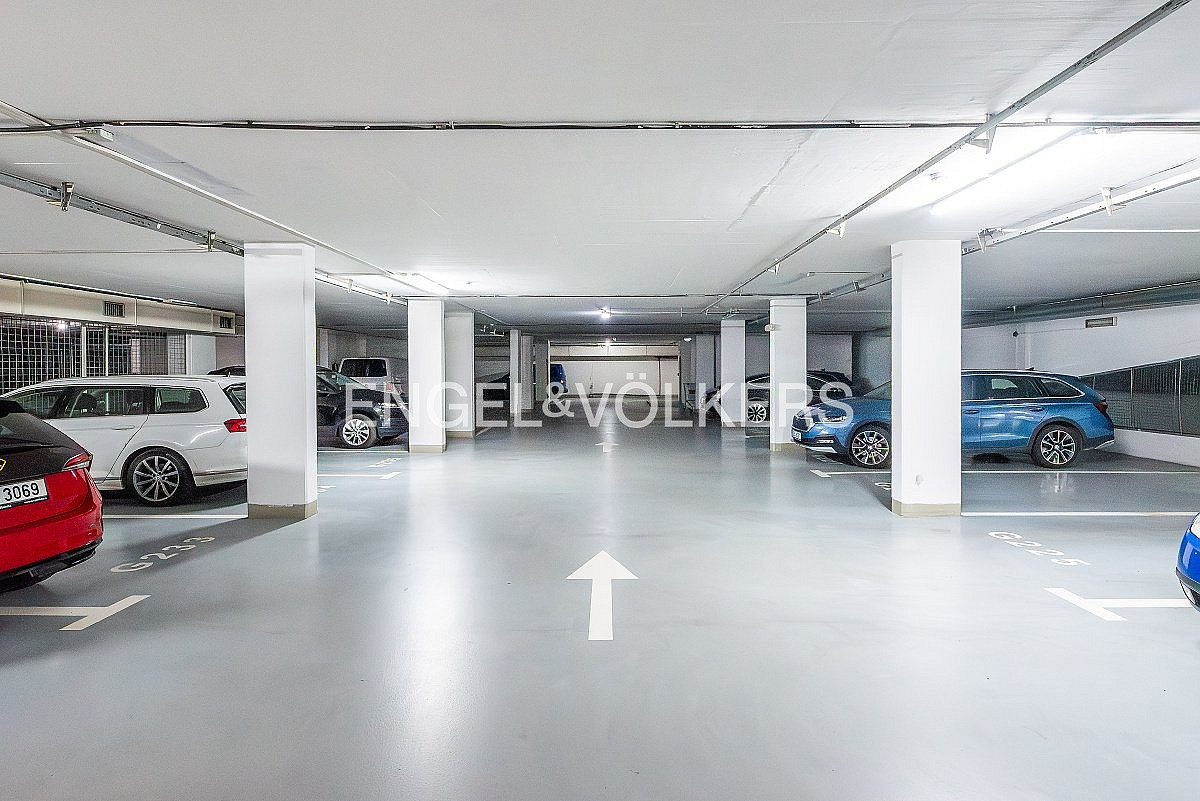 Pronájem garážového stání v podzemní garáži — photo 3