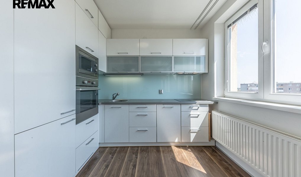 Pronájem bytu 1+kk 30 m², Klecany – náhled fotky 7