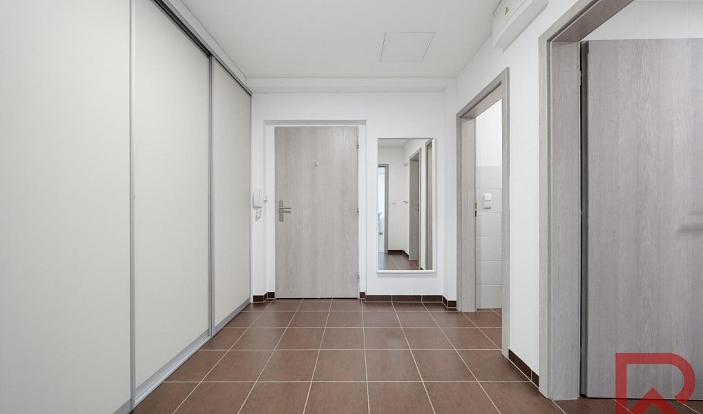 Prodej bytu 3+kk 94 m², Ostrov – náhled fotky 7