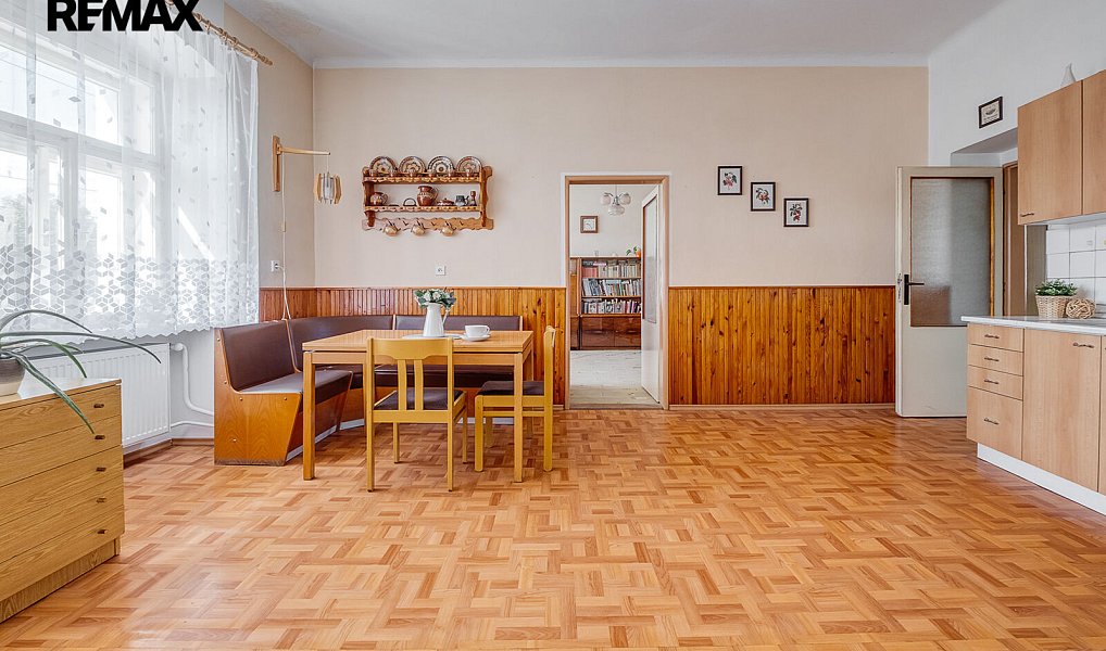 Prodej domu 200 m² s pozemkem 1 223 m², Kozárovice – náhled fotky 10