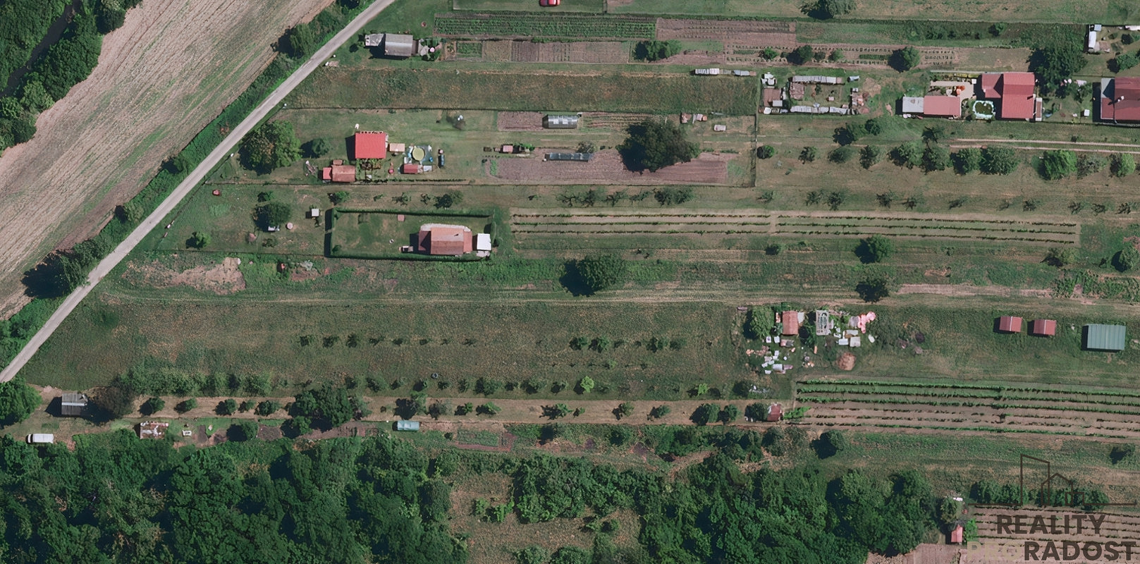 Prodej stavebního pozemku 1 992 m² — photo 2