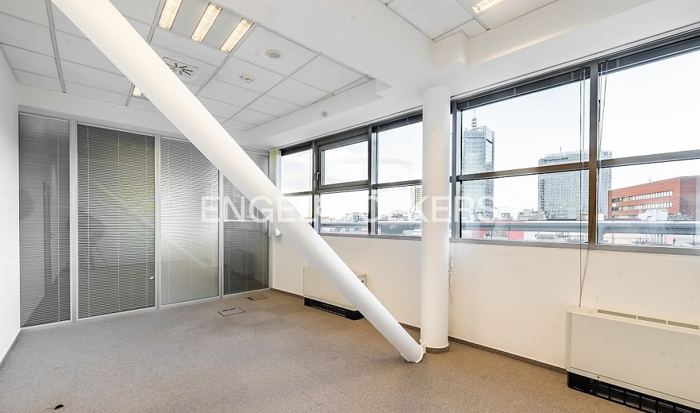 Pronájem kanceláře 504 m², Praha – náhled fotky 7