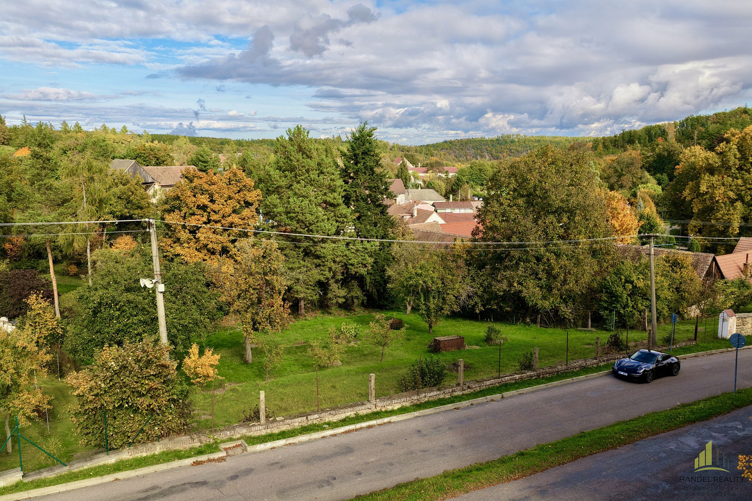Prodej stavebního pozemku 1 418 m² – fotografie 2