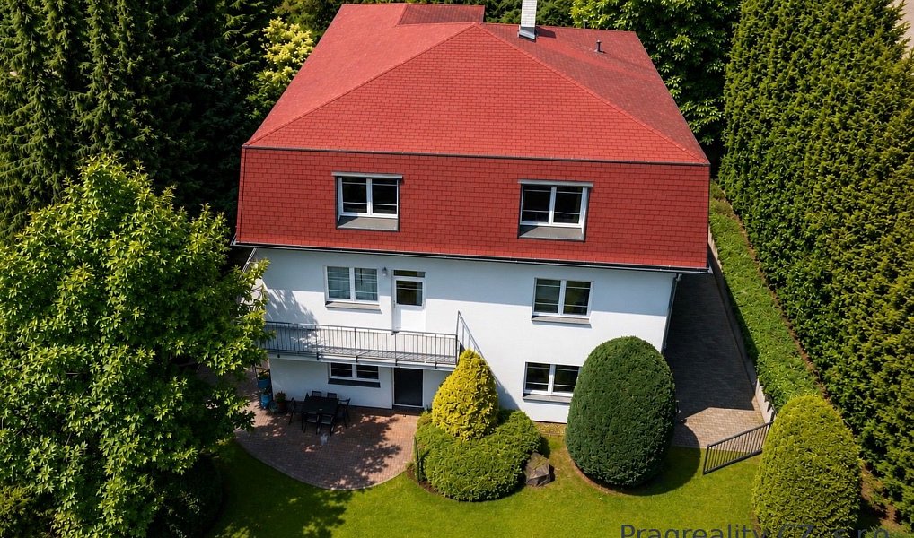 Prodej domu 328 m² s pozemkem 1 000 m², Únětice – náhled fotky 2