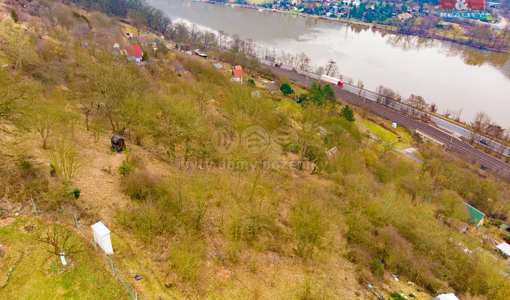 Prodej zahrady 758 m², Dolní Zálezly – náhled fotky 2