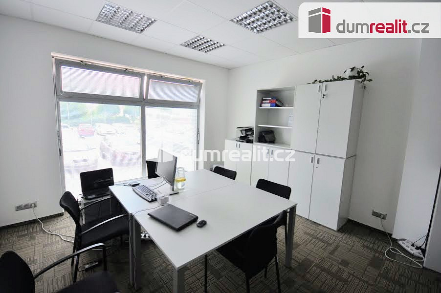 Pronájem kanceláře 27 m² — photo 2