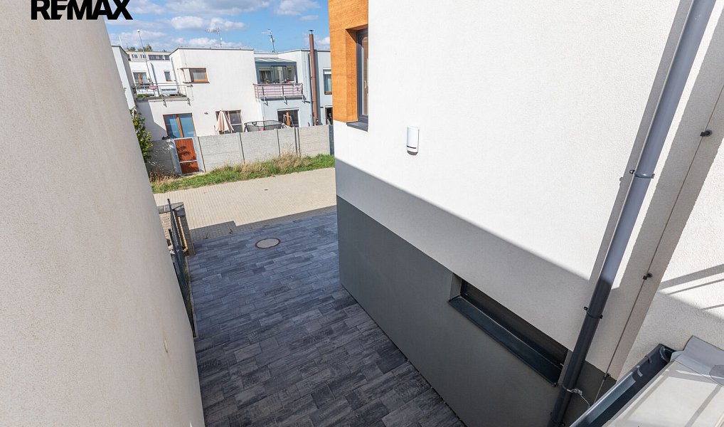 Pronájem domu 107 m² s pozemkem 124 m², Praha – náhled fotky 22
