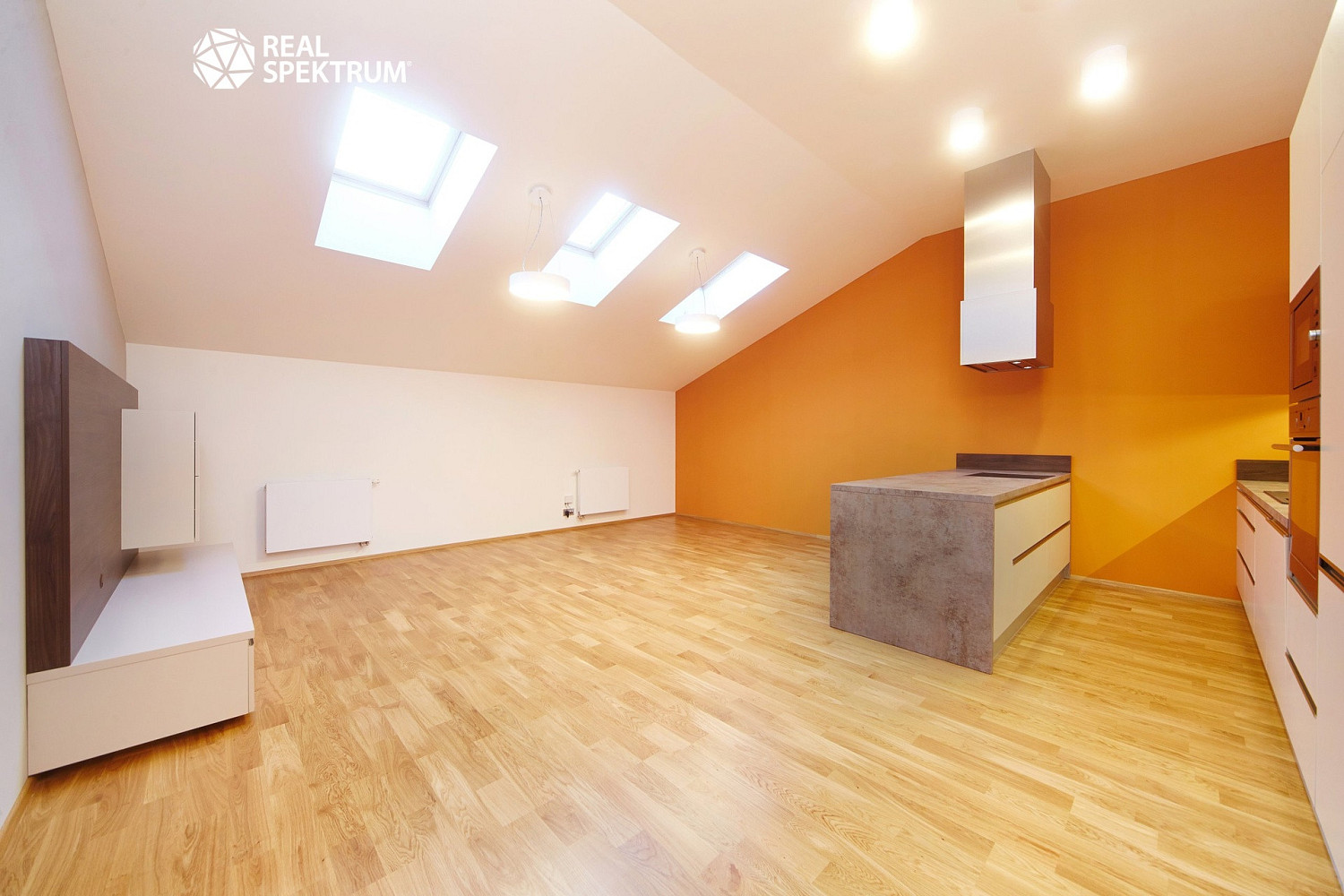 Pronájem bytu 2+kk 69 m² — photo 2
