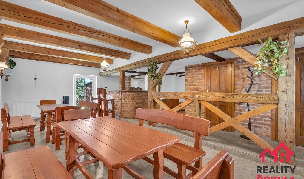 Prodej domu 213 m² s pozemkem 1 204 m², Lukavice – náhled fotky 9
