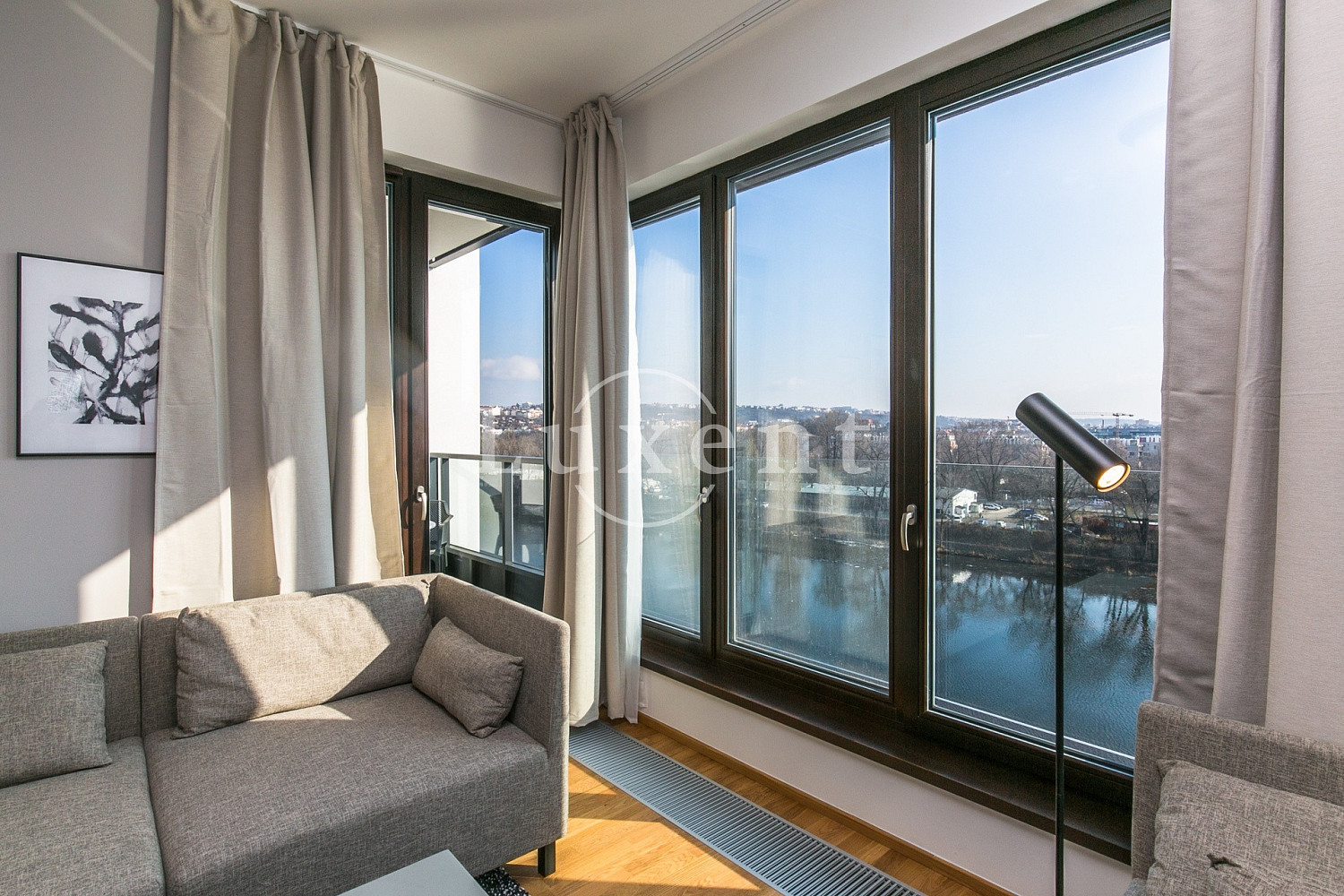 Pronájem bytu 2+kk 58 m² — photo 2