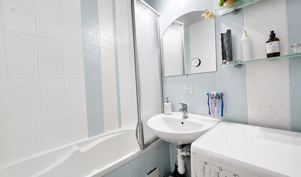 Prodej bytu 4+kk 77 m², Kamenice – náhled fotky 17