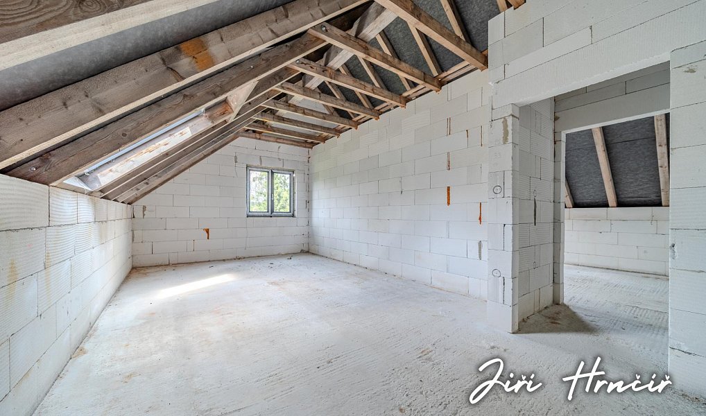 Prodej domu 313 m² s pozemkem 1 052 m², Nové Mitrovice – náhled fotky 14