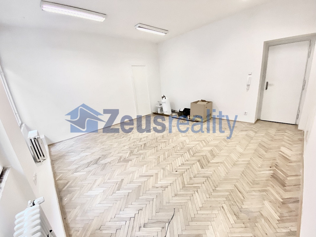 Pronájem obchodních prostor 27 m²