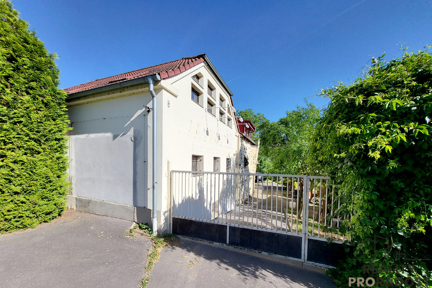 Prodej komerčního objektu (jiného typu) 261 m²