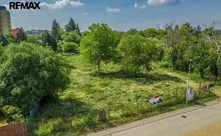Prodej stavebního pozemku 4 940 m², Praha 9