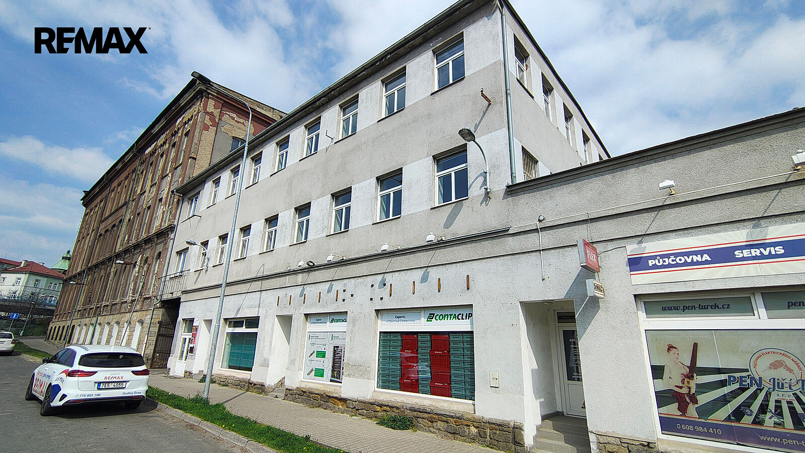 Pronájem kanceláře 256 m²
