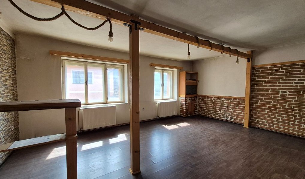 Prodej domu 220 m² s pozemkem 1 038 m², Radnice – náhled fotky 13