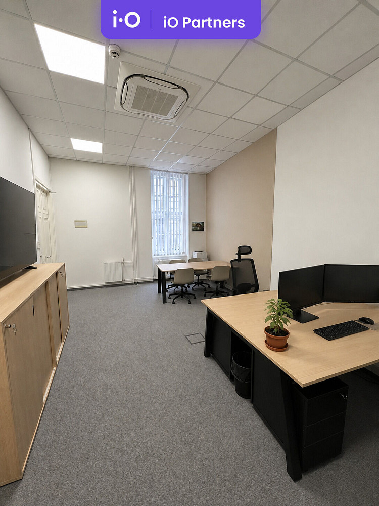 Pronájem kanceláře 387 m² – fotografie 2
