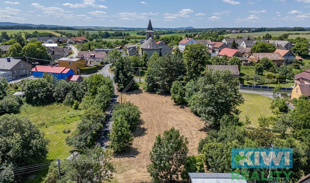 Prodej stavebního pozemku 1 744 m², Velké Heraltice – náhled fotky 9