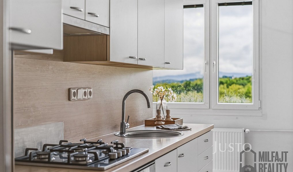 Prodej bytu 3+1 80 m², Liberec – náhled fotky 2