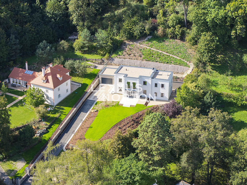 Prodej domu 253 m² s pozemkem 2 005 m² – pohled 2