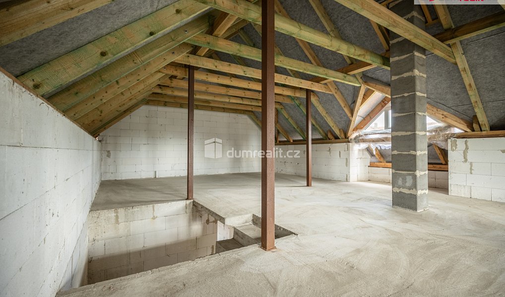 Prodej domu 106 m² s pozemkem 1 546 m², Jesenice – náhled fotky 19