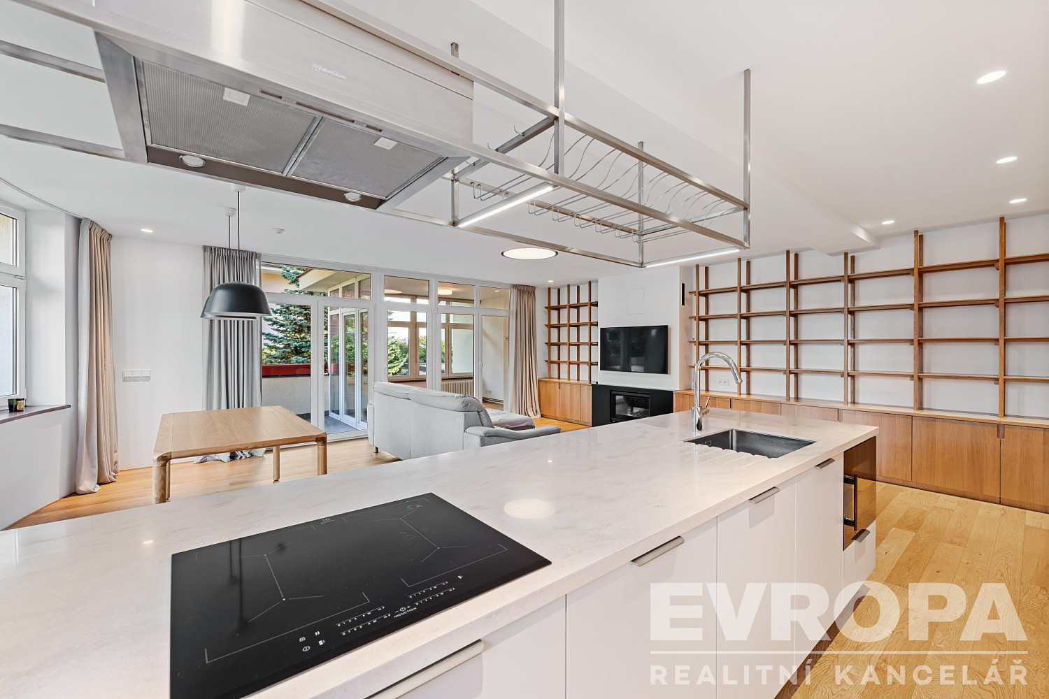Pronájem bytu 4+kk 113 m² – fotografie 4