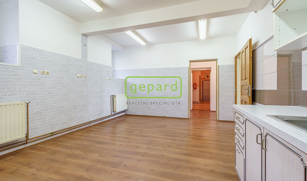 Pronájem obchodních prostor 112 m², Karlovy Vary – náhled fotky 15
