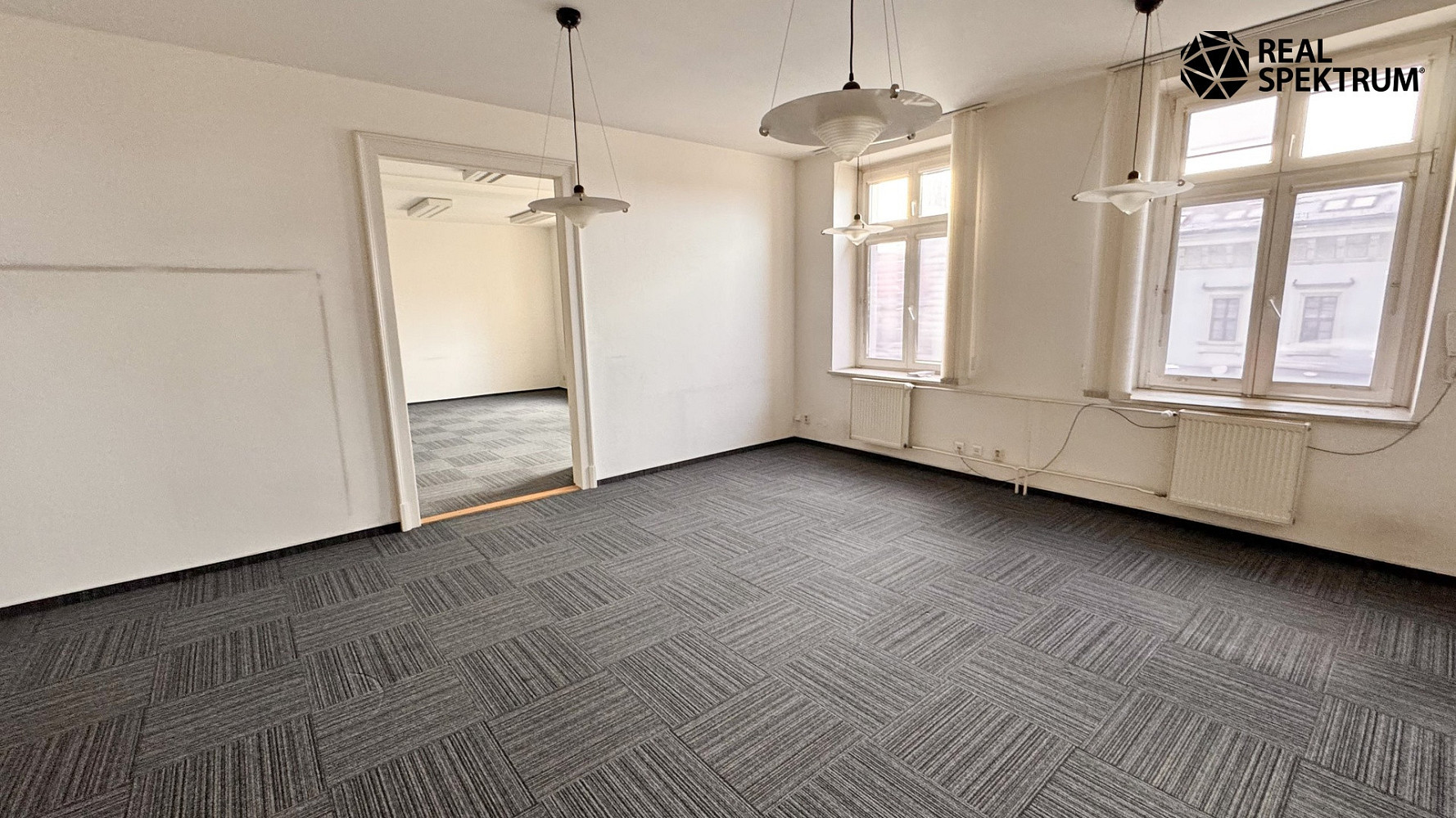 Pronájem kanceláře 283 m² – fotografie 3