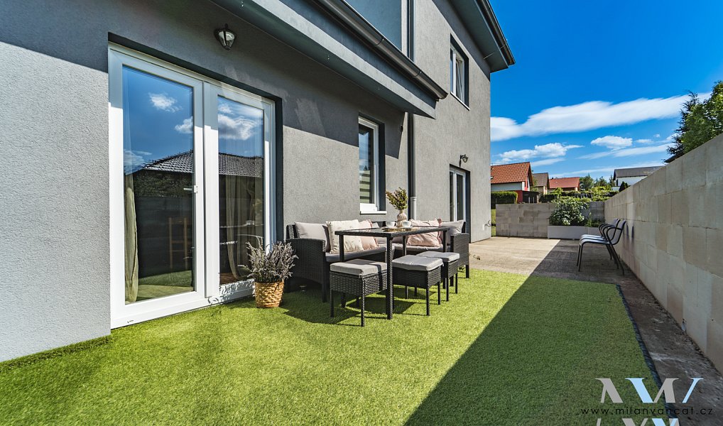 Prodej domu 233 m² s pozemkem 812 m², Zbuzany – náhled fotky 7
