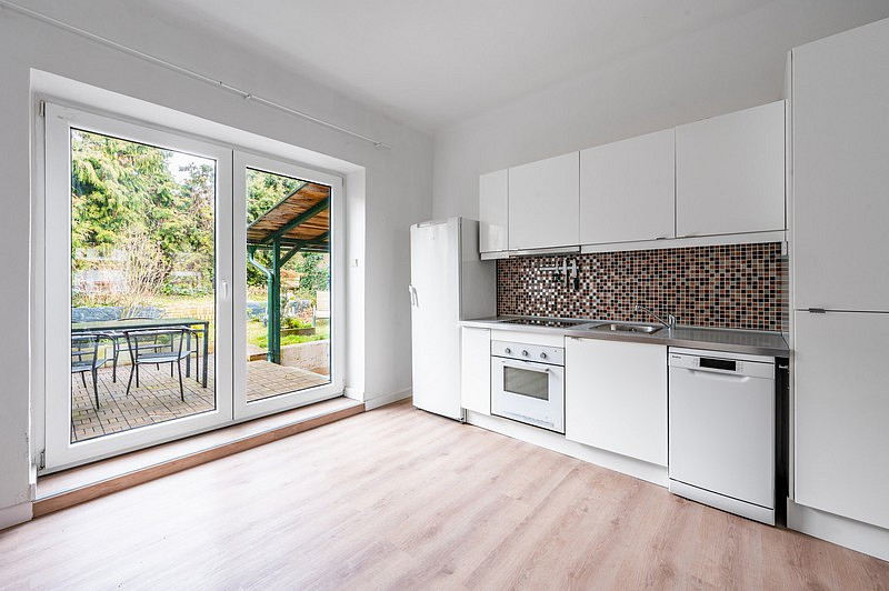Pronájem domu 200 m² s pozemkem 140 m² – fotografie 4