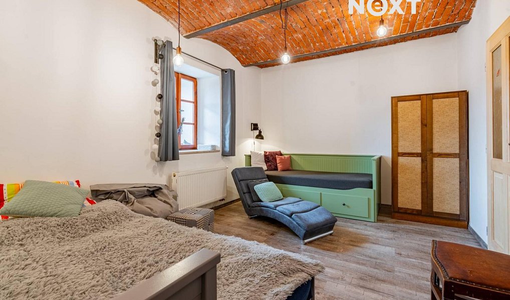 Prodej domu 560 m² s pozemkem 3 596 m², Chrášťany – náhled fotky 5