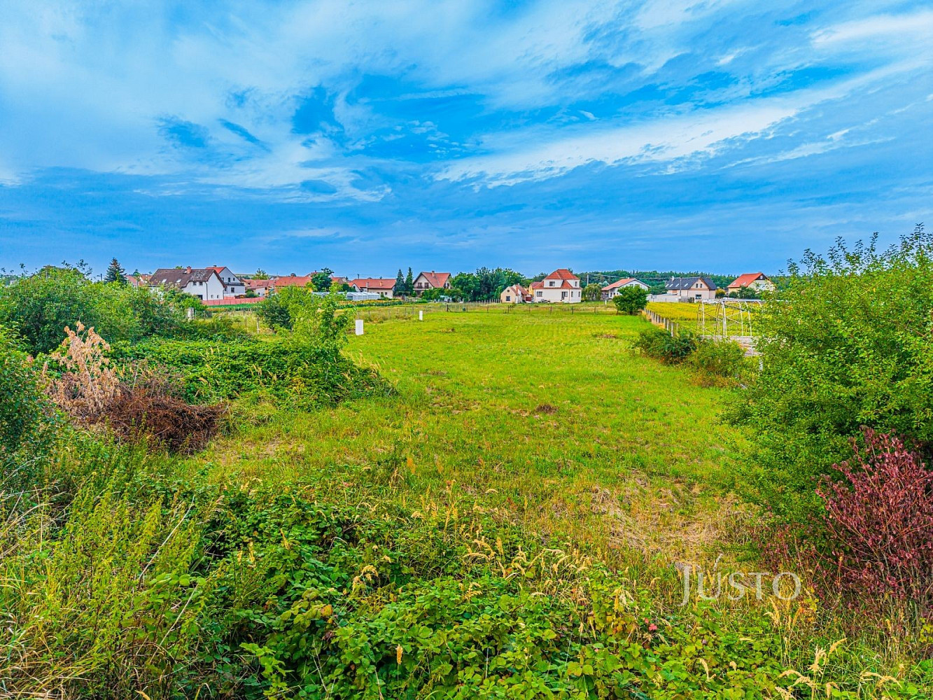 Prodej stavebního pozemku 991 m² – fotografie 3