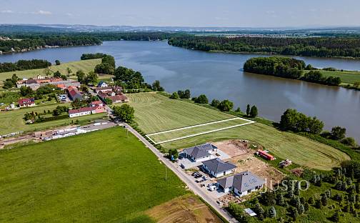 Prodej stavebního pozemku 2 368 m², Pištín - Zálužice, okres České Budějovice