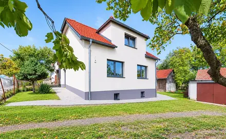 Prodej bytu 4+1 1 046 m², Střítež, okres Třebíč