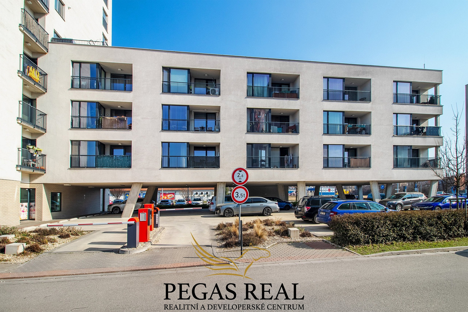 Pronájem parkovacího stání 13 m2, Brno-Slatina – fotografie 3
