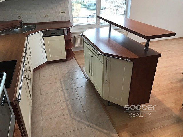 Pronájem bytu 2+kk 63 m² – fotografie 4