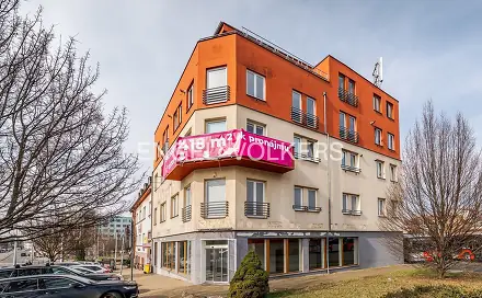 Pronájem obchodních prostor 418 m², Střelničná, Praha 8 - Kobylisy