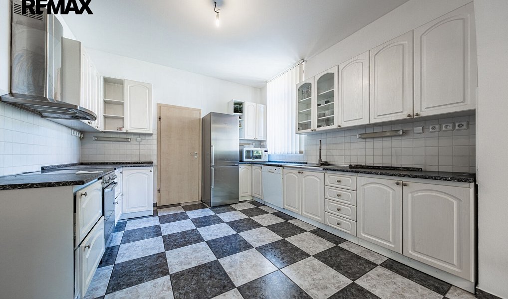 Prodej domu 400 m² s pozemkem 821 m², Chomutov – náhled fotky 27