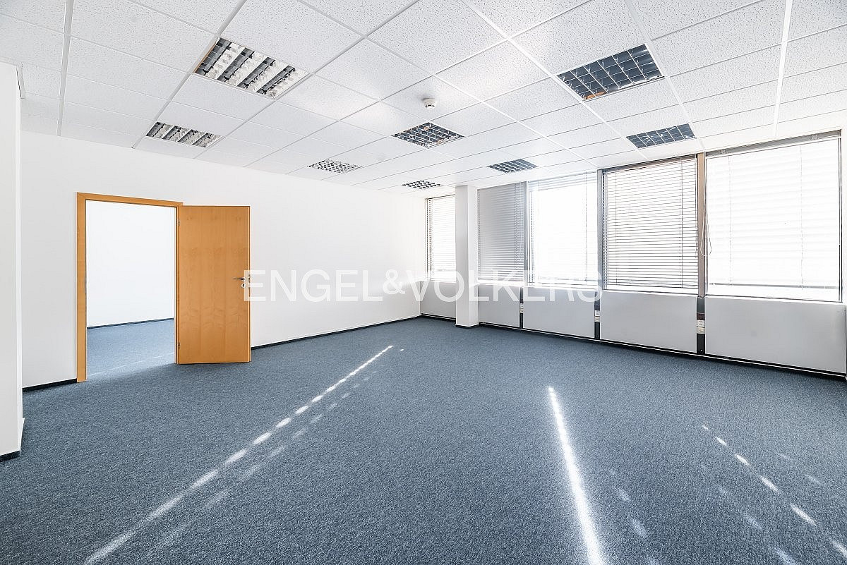 Pronájem kanceláře 51 m² – fotografie 4