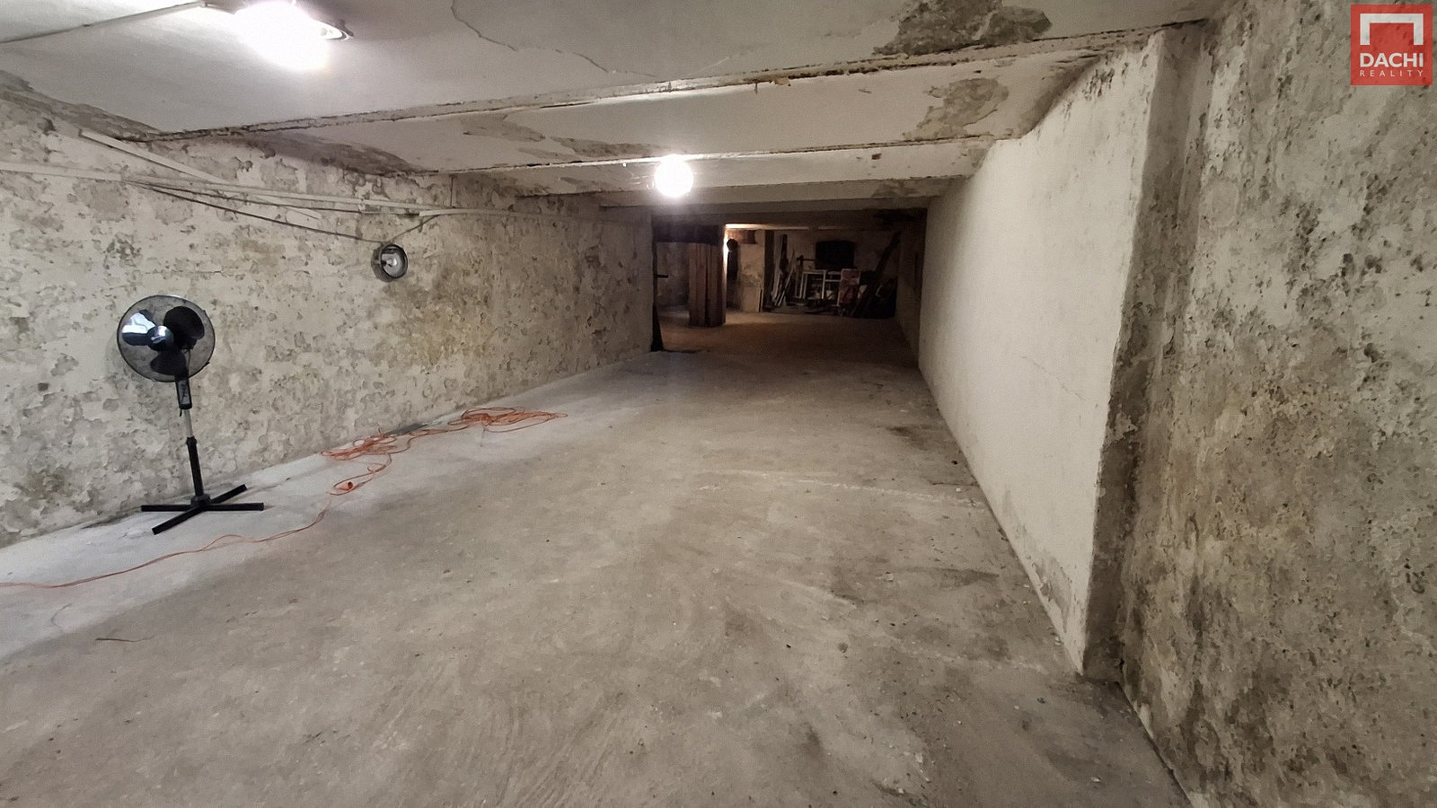 Pronájem skladovacích prostor 100 m²