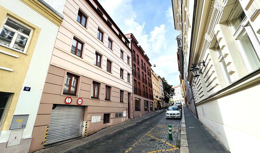 Pronájem bytu 5+kk 191 m², Praha – náhled fotky 27