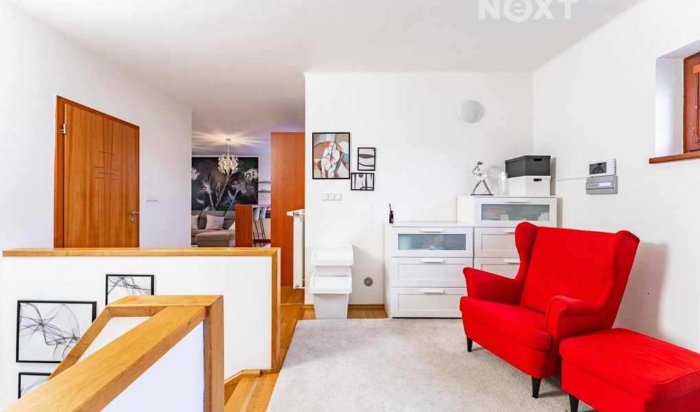 Prodej domu 150 m² s pozemkem 1 668 m², Zvole – náhled fotky 3