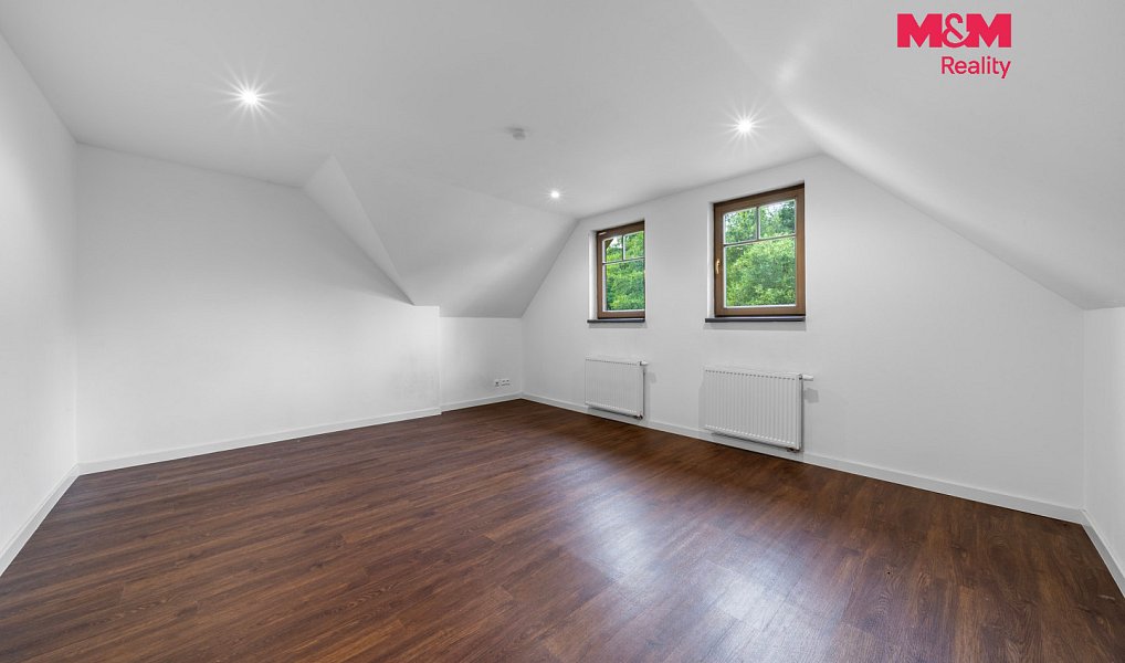Prodej domu 486 m² s pozemkem 1 076 m², Dalovice – náhled fotky 23