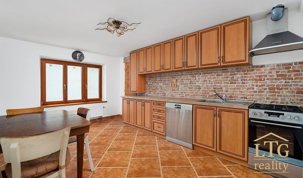 Prodej domu 197 m² s pozemkem 808 m², Petrovice – náhled fotky 4