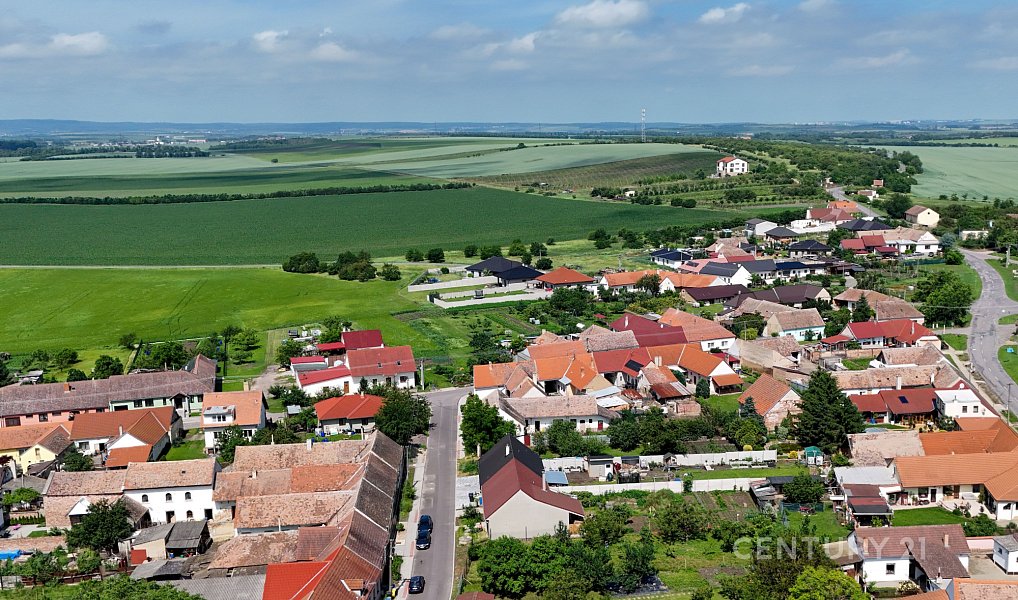 Prodej stavebního pozemku 1 020 m², Strachotice – náhled fotky 8