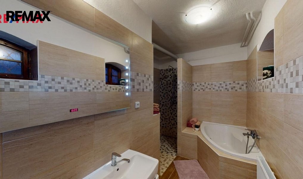 Prodej ubytovacího objektu 392 m², Volary – náhled fotky 9