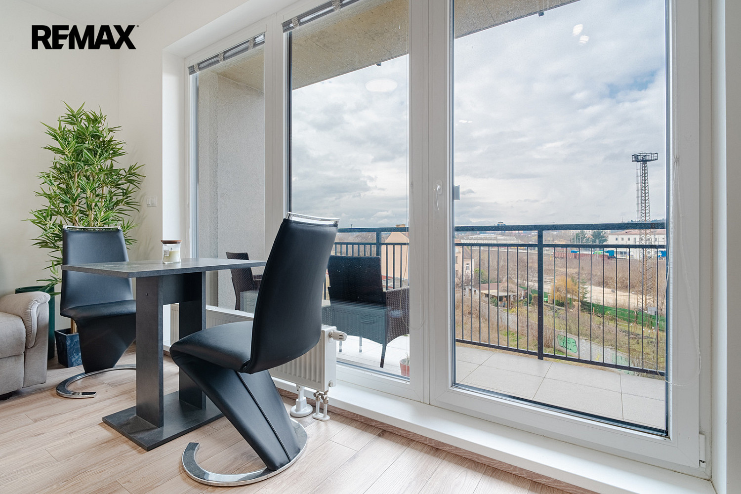 Pronájem bytu 2+kk 56 m² — photo 2